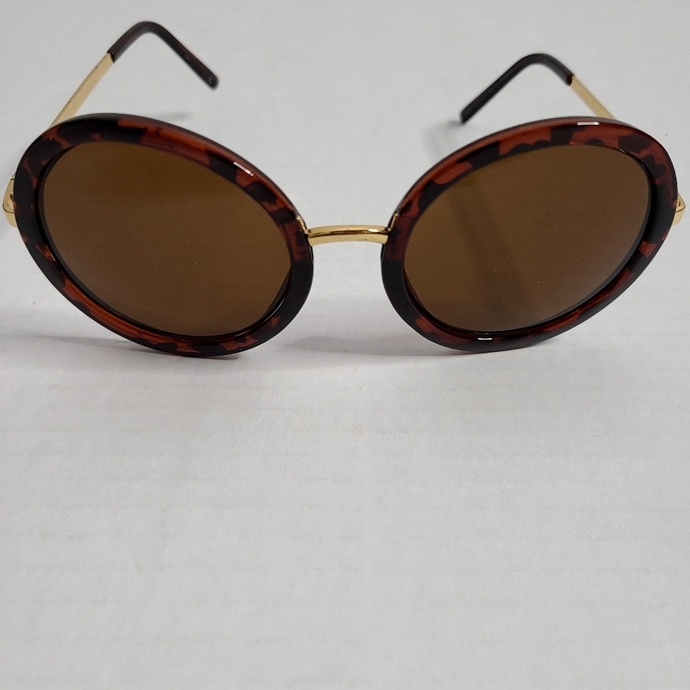 Brown Sunglasses With Brown Lense & Gold Hardware